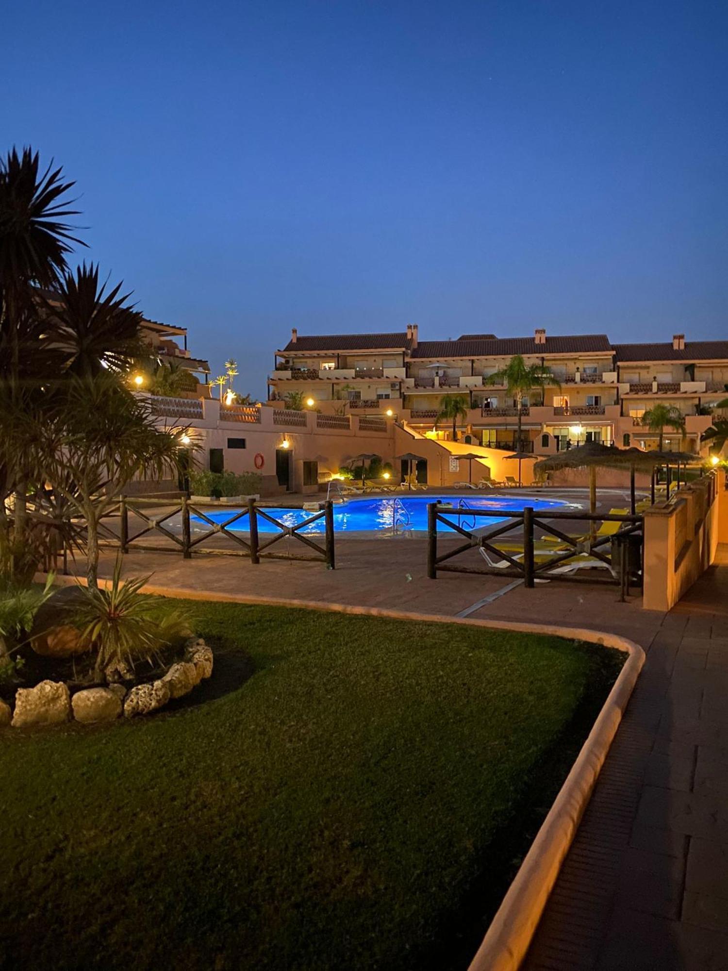 Whydhand Resorts Apartments ,Pools And Lovely Terrace Фуэнхирола Экстерьер фото